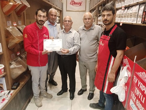 Eğitime Katılan Esnafa Belgeleri Verildi