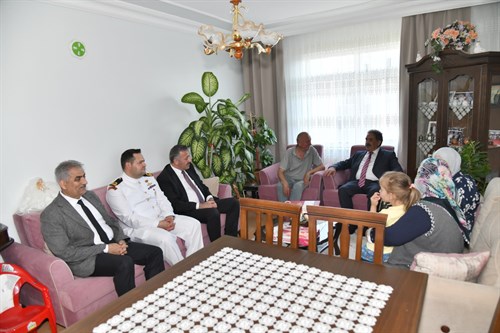 Vali Vekili Güler ve Eşi Nuray Güler Kurban Bayramı Münasebetiyle Şehidimiz Gökmen Yavuz’un Ailesini Ziyaret Etti