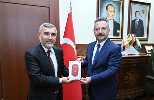 Valimiz Sayın Hüseyin Aksoy, Mevlid-i Nebi Haftası münasebetiyle İl Müftüsü, Müftü Yardımcılarını makamında kabul etti.