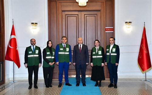 Vali Yıldırım, Yeşilay Trabzon Şube Başkanı ve Yönetimini Kabul Etti 