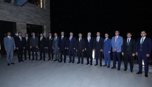 Vali Ünlüer ve Eşi Dr. Selma Ünlüer Hanımefendi’den, Tayini Çıkan Mülki İdare Amirleri Onuruna Veda Yemeği