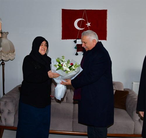 Vali Yıldırım Aile Yılı Dolayısıyla Şehit Ailesiyle Bir Araya Geldi 