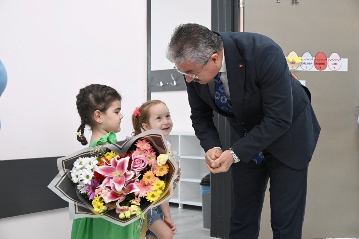 Vali Dr. Erdinç Yılmaz, Samiye Bahçeli Anaokulunu Ziyaret Etti