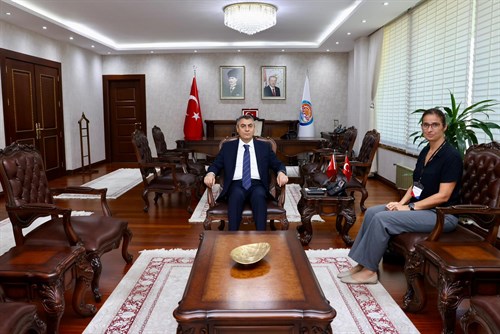 VALİMİZ SAYIN ATİLLA TOROS, CUMHURBAŞKANLIĞI EĞİTİM POLİTİKALARI ÜYESİ VE İHSAN DOĞRAMACI BİLKENT ÜNİ. ÖĞR. GÖREVLİSİ PROF. DR. ŞULE ALAN İLE GÖRÜŞTÜ