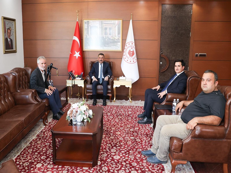 Vali Osman Hacıbektaşoğlu, TÜGVA İl Temsilcisi Yusuf İslam Karakurt ve Beraberindeki heyeti Kabul Etti