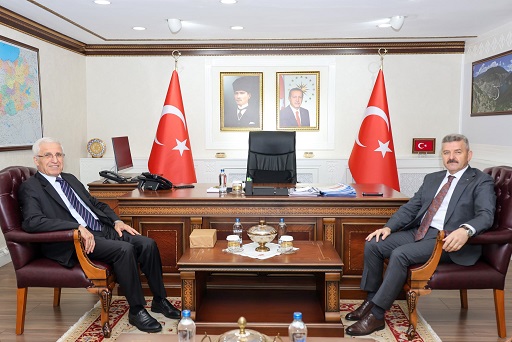 Artvin Eski Milletvekili Sayın Metin Arifağaoğlu’ndan, Valimiz Sayın Dr. Turan Ergün’e Ziyaret