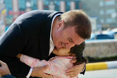 Valimiz Sn. Hamza Aydoğdu, ilimiz merkez Ordu Caddesi ve 13 Şubat Caddesi üzerinde hemşehrilerimizle hasbihâlde bulundu.
