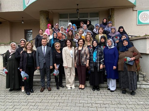 Süreyya Yavuz Hanımefendi, Anneler Günü'nde Şehit Anneleri ve Eşleriyle Bir Araya Geldi.