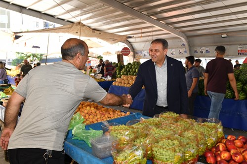 Valı Şıldak, Pazar Esnafını Ziyaret Etti