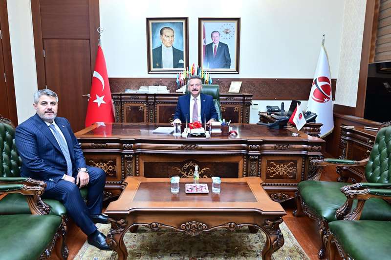 İş İnsanı Ahmet Adnan Baduk Valimiz Sayın Hüseyin Aksoy'u ziyaret etti.