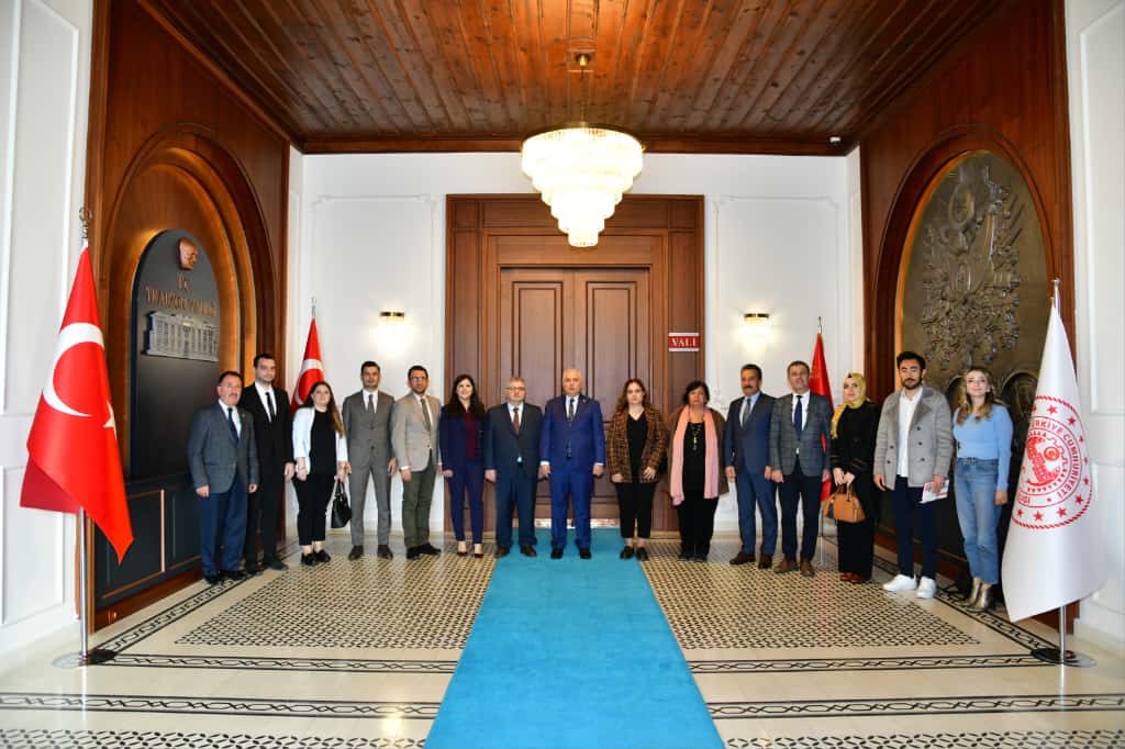 Vali Aziz Yıldırım, UNDP Sivil Katılım Projesi Temsilcilerini Makamında Kabul Etti