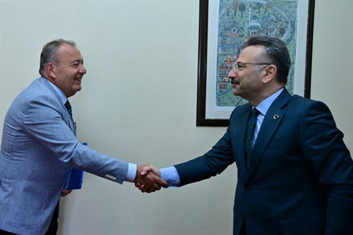 Eskişehir Büyükşehir Belediye Başkanlığı Genel Sekreteri Mehmet Recai Erdir, Valimiz Sayın Hüseyin Aksoy'u ziyaret etti.