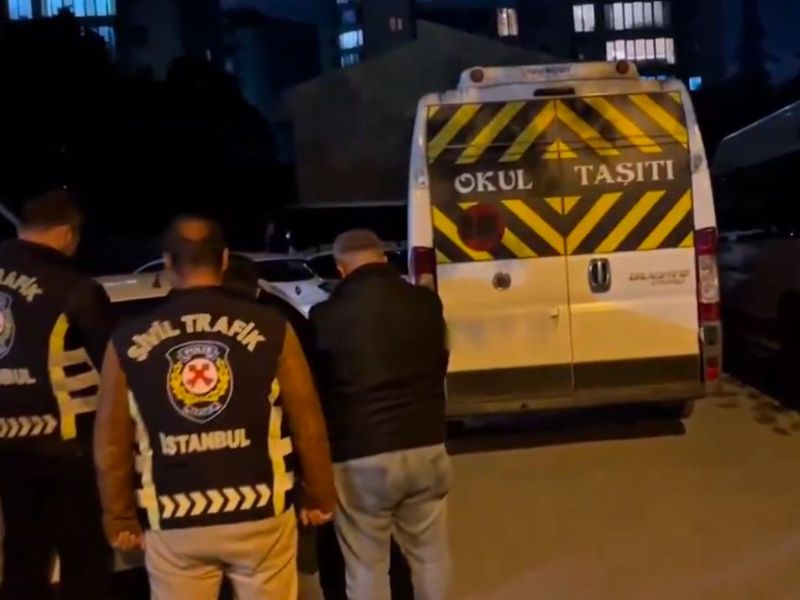Esenyurt’ta Tehlikeli Şekilde Araç Kullanarak Çocukların Canlarını Tehlikeye Atan İki Okul Servisi Sürücüsü Sanal Trafik Devriyelerince Yakalandı