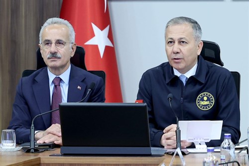 İÇİŞLERİ BAKANIMIZ SAYIN ALİ YERLİKAYA İLE ULAŞTIRMA VE ALTYAPI BAKANI SAYIN ABDULKADİR URALOĞLU’NUN BAŞKANLIĞINDA TOPLANTIYA KATILDI