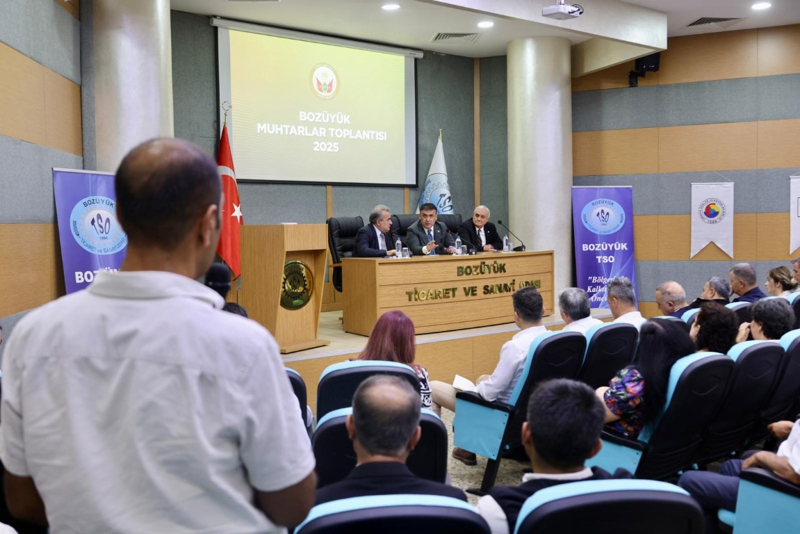 BİLECİK VALİSİ SAYIN FAİK OKTAY SÖZER BAŞKANLIĞINDA, BOZÜYÜK İLÇESİNDE MUHTARLARLA BİR ARAYA GELEREK KOORDİNASYON TOPLANTISI DÜZENLENDİ.