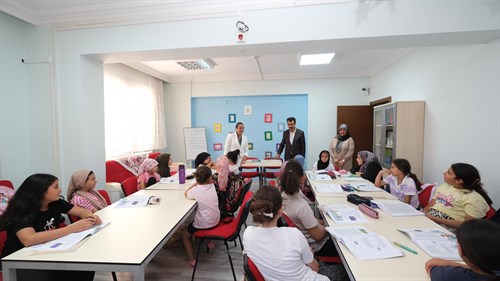 VALİ TÜLAY BAYDAR BİLGİHAN’DAN KUR’AN KURSLARINA ZİYARET