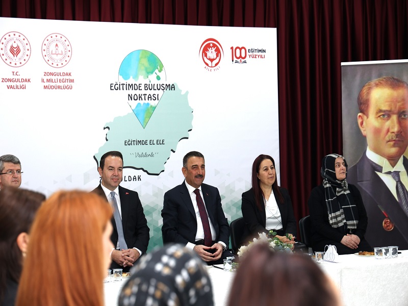 Vali Osman Hacıbektaşoğlu “Eğitimde Buluşma Noktası” Projesi Kapsamında Velilerle Bir Araya Geldi