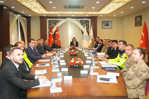 Vali Çelik; Vali Yardımcısı ve İlgili Birim Amirleri İle Birlikte Asayiş Toplantısı Yaptı - 07.10.2025