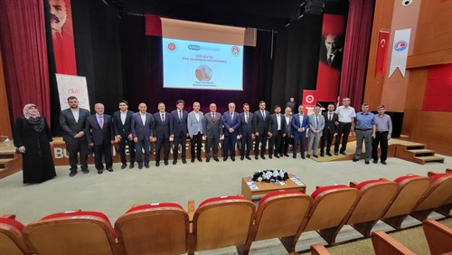 BURDUR’DA “AİLE VE GENÇLİK DEĞERLERİMİZ” KONFERANSI GERÇEKLEŞTİRİLDİ