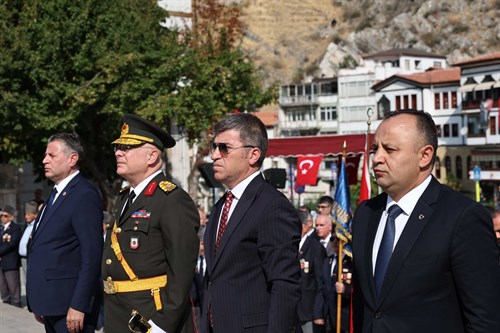 30 Ağustos Zafer Bayramı’nın 103. Yıl Dönümü Kutlamaları Kapsamında Atatürk Anıtı’na Çelenk Sunma Töreni Gerçekleştirildi