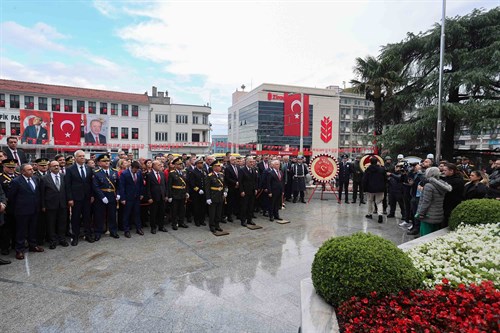 29 Ekim Cumhuriyet Bayramı Kutlamaları Çelenk Sunma Töreni İle Başladı