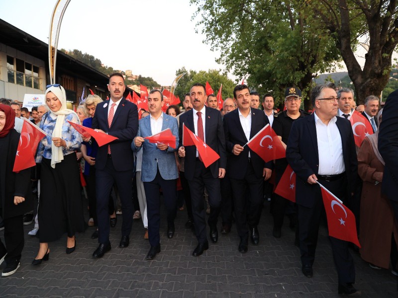 “15 Temmuz Demokrasi ve Millî Birlik Günü” Dolayısıyla İlimizde Geniş Katılımlı Etkinlikler Düzenlendi