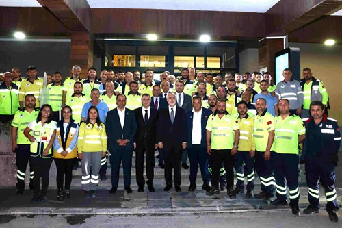 ÇALIŞMA VE SOSYAL GÜVENLİK BAKANI SAYIN PROF. DR. VEDAT IŞIKHAN, VALİMİZ SAYIN ATİLLA TOROS İLE BİRLİKTE MIP ÇALIŞANLARLA BİRLİKTE İFTAR YAPTI