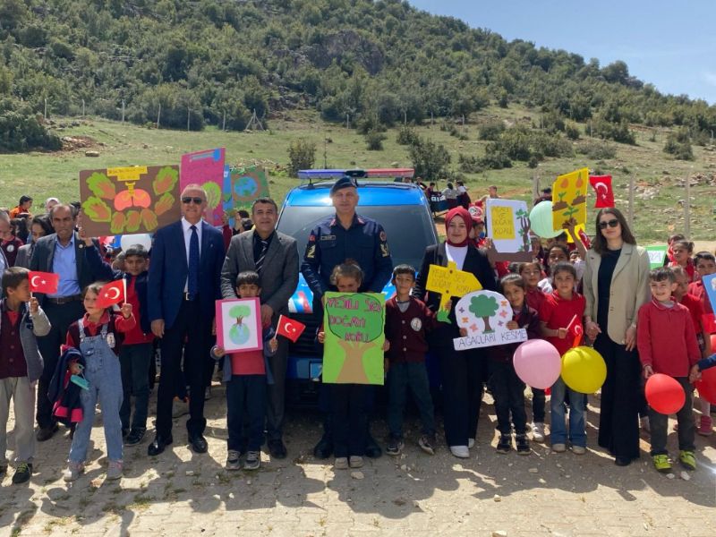 Jandarma Genel Komutanlığı’ndan Çocuklara Güvenli Gelecek Eğitimi Gerçekleştirildi