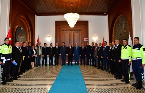 Kış Mevsimi Trafik Tedbirleri Koordinasyon Toplantısı Vali Yıldırım Başkanlığında Yapıldı