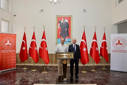Nüfus ve Vatandaşlık İşleri Genel Müdürü Taşyapan, Giresun Valisi Serdengeçti'yi Ziyaret Etti
