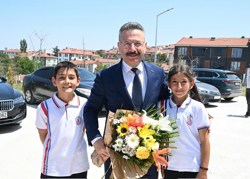 Valimiz Sayın Hüseyin Aksoy, “Sabri Kılıçoğlu Ortaokulu ve Süleyman Şah Anadolu Lisesi'nin Açılış Programı"na katıldı.