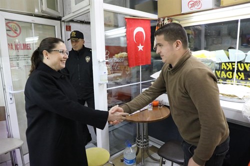 Vali Arslan, Yeni Yılın İlk Esnaf Ziyaretini Gerçekleştirdi