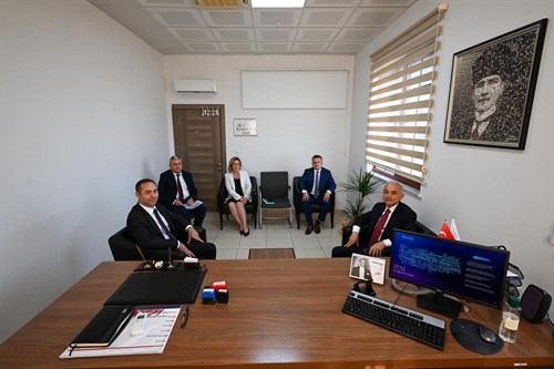 Vali Turan, Lüleburgaz İlçe Nüfus Müdürlüğünü ziyaret etti…