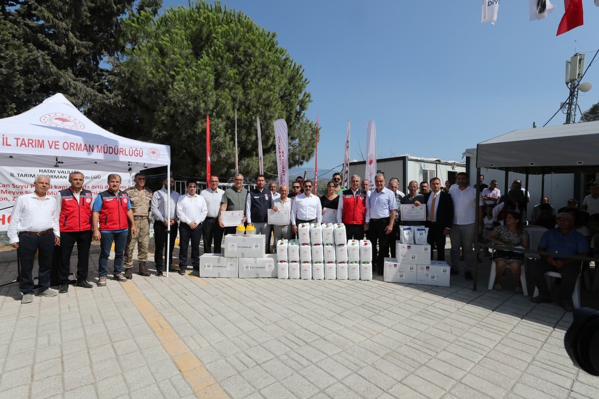 Seralara Can Suyu Projesi ile 2.097 Üreticiye Sera Örtüsü, Zirai İlaç ve Tuzak Kiti Desteği Sağlandı.