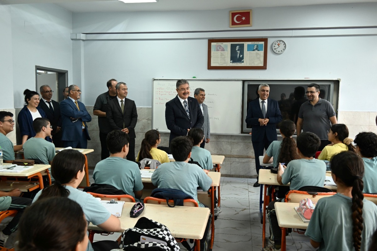 Vali Yılmaz, Saimbey Ortaokulu’nu Ziyaret Etti