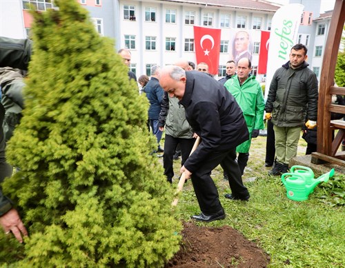 Vali Erol, Fidan Dikim Törenine Katıldı