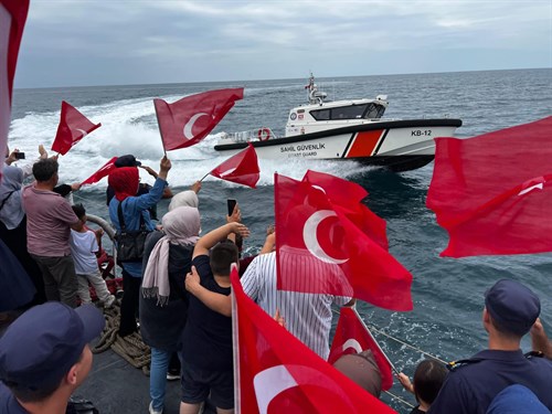 Sahil Güvenlik Komutanlığı, 15 Temmuz’da Şehitlerimizin Aileleri, Kahraman Gazilerimiz ve Vatandaşlarımızla Bir Araya Geldi