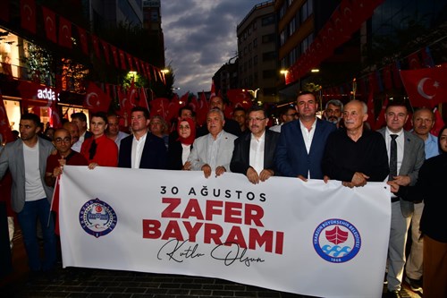 Trabzon’da 30 Ağustos Zafer Bayramı Fener Alayı Coşkusu