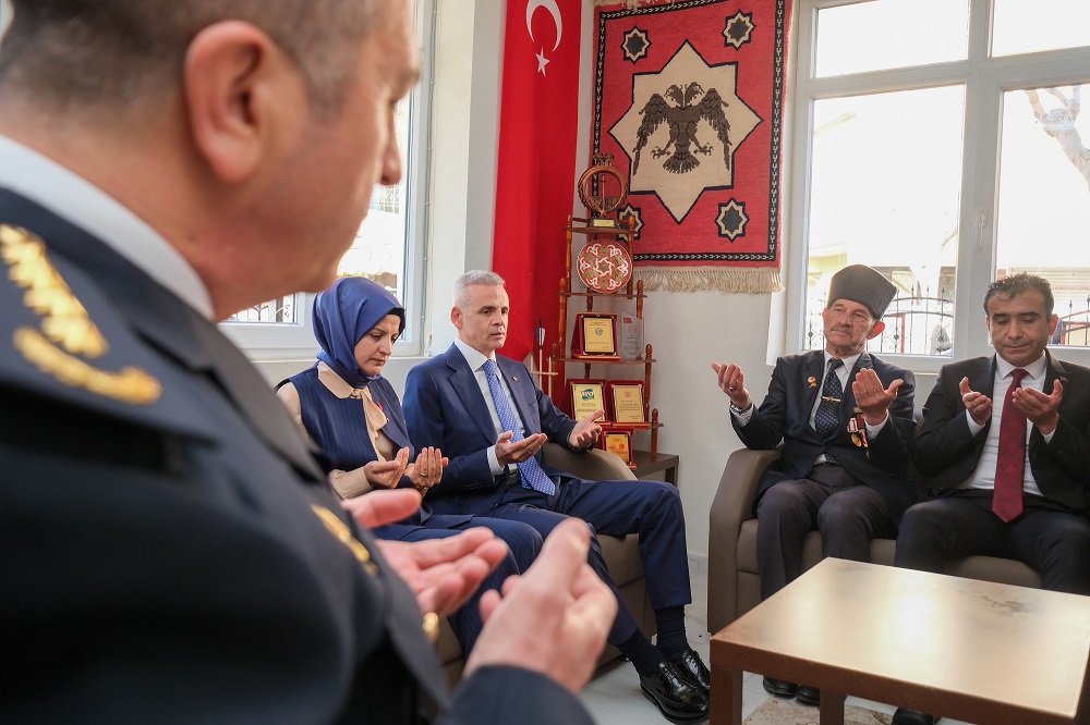 8 Mart Şehitleri Anma Gününde  Karaman Şehit Aileleri Derneği ve Türkiye Muharip Gaziler Derneği Karaman Şubesi Ziyaret Edildi