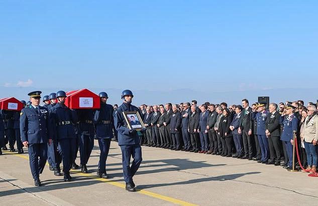 Şehitlerimizin Naaşları Yenişehir Hava Meydan Komutanlığında Törenle Karşılandı