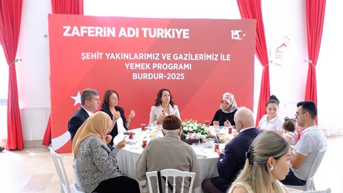 ŞEHİT AİLELERİ VE GAZİLER ONURUNA 15 TEMMUZ ANISINA VEFA YEMEĞİ
