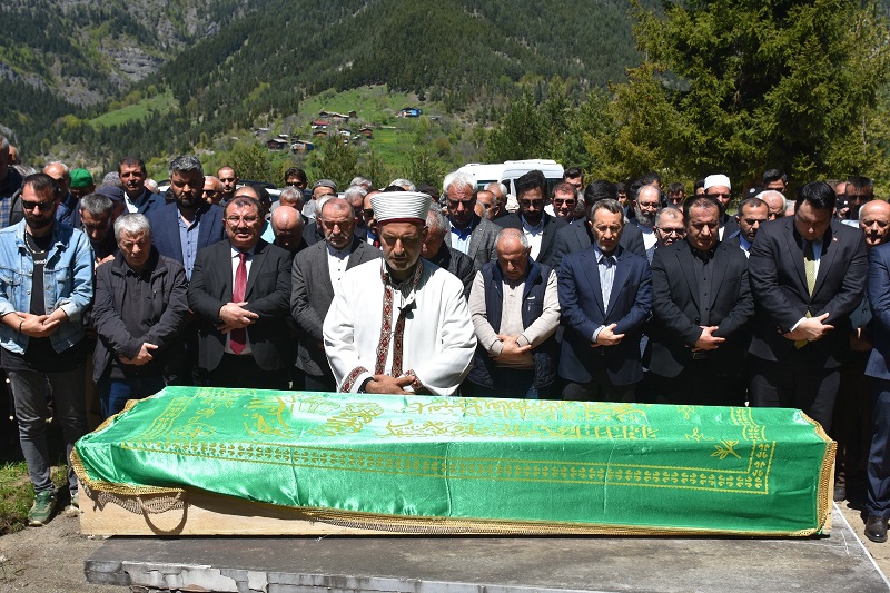Vali Vekilimiz Sayın Berker Çırak, Cumhurbaşkanlığı İletişim Başkanı Sayın Fahrettin Altun’un Amcasının Cenaze Törenine Katıldı