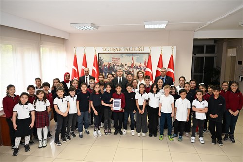Minik Kalemlerden Büyük Eser: "ÇOCUĞUM, YAZARIM"