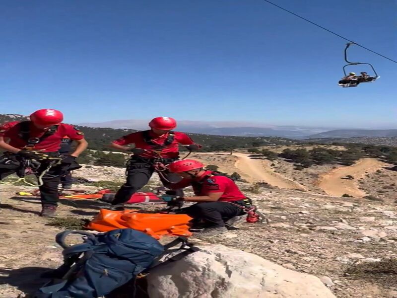 Türkiye’de İlk Kez Düzenlenen "Ulusal Teleferikten Kurtarma Tatbikatı" Isparta Valiliği AFAD Koordinesinde İl Jandarmanın Katılımıyla Gerçekleştirildi