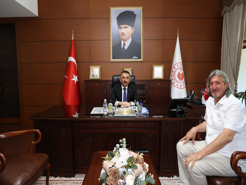 Vali Osman Hacıbektaşoğlu,Zonguldak Gazeteciler Cemiyeti Başkanı Derya Akbıyık'ı Kabul Etti