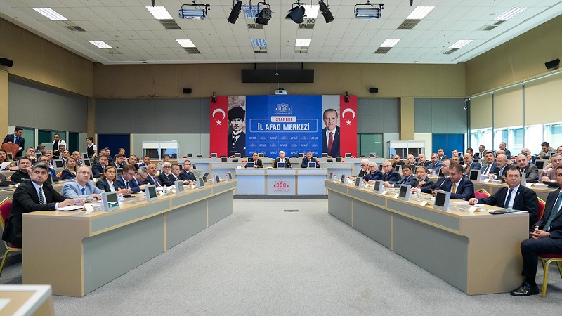 VALİ GÜL: “BELEDİYELERLE BİRLİKTE ÇALIŞIRSAK SAHİPSİZ HAYVAN MESELESİNİ ÇÖZECEĞİZ”