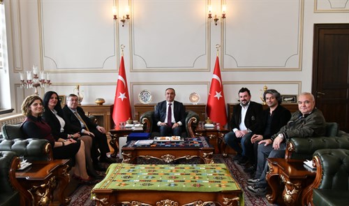Trakya Rumeli Balkan Dernekleri Federasyonu Genel Başkanı ve Uluslararası Toplumsal Araştırmalar Bilim Derneği Üyeleri Vali Soytürk'ü Ziyaret Etti