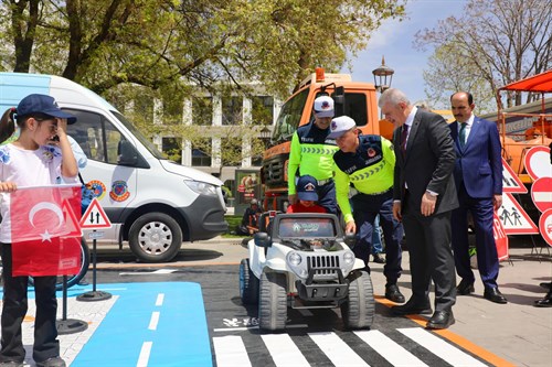 Valimiz İbrahim Akın "Karayolu  Trafik Haftası Kutlama Programı"na Katıldı