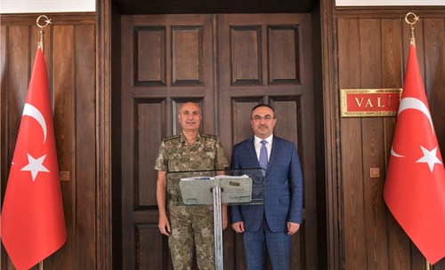 2’nci Kolordu Komutanı Yaldız Veda Ziyaretinde Bulundu