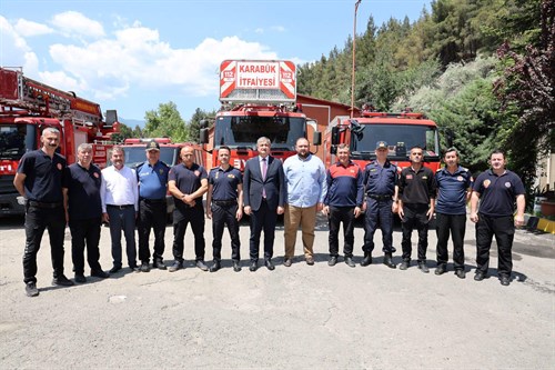 Valimiz Sayın Mustafa Yavuz, Karabük Belediyesi İtfaiye Personelinin Kurban Bayramını Kutladı.